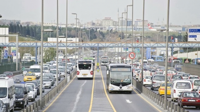 Metrobüs'te yangın!