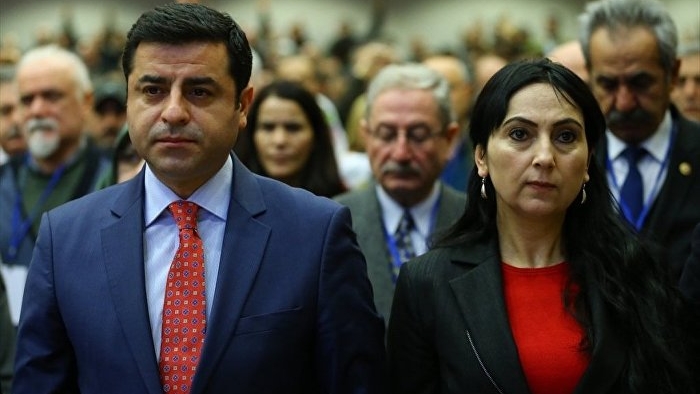 Demirtaş ve 4 HDP'li hakkında 'silahlı terör örgütü üyeliği'nden fezleke