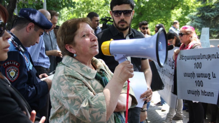 Sarkisyan'ın Ofisi Önünde Protesto Gösterisi Yapıldı