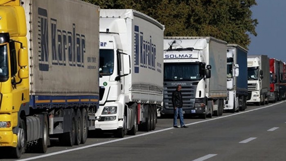 Türk TIR’ları gecikince, St. Petersburg’da otomotiv üretimi durma noktasına geldi