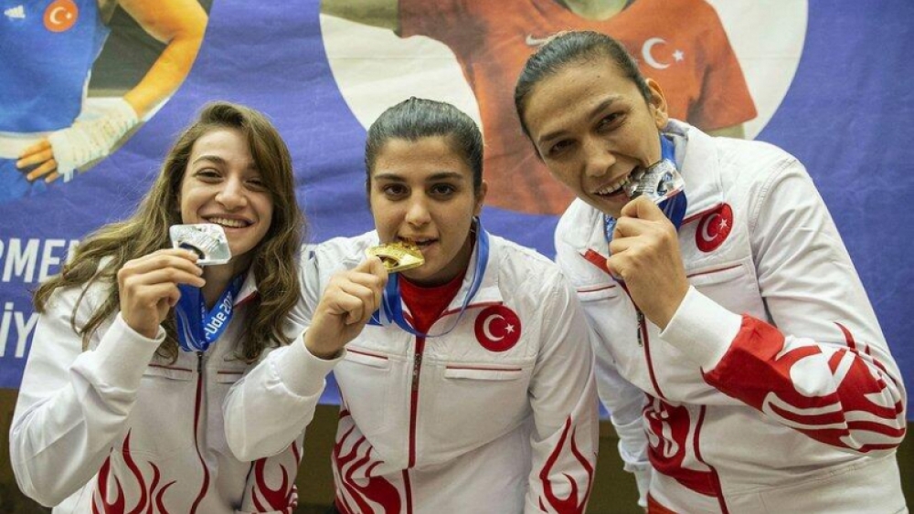 3 Türk kadın boksör olimpiyat kotası aldı