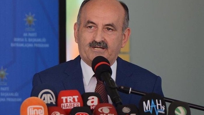 Sağlık Bakanı Müezzinoğlu'ndan 'yeni anayasa' için referandum sinyali