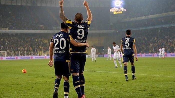 Trabzonspor'u yenen Fenerbahçe yeniden zirvede