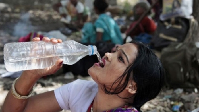 Hintliler Sıcaktan Kavruluyor: Ölenlerin Sayısı 1000'e Ulaşıyor