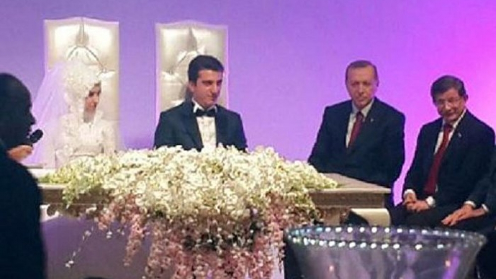Erdoğan ve Davutoğlu, nikah şahitliği yaptı
