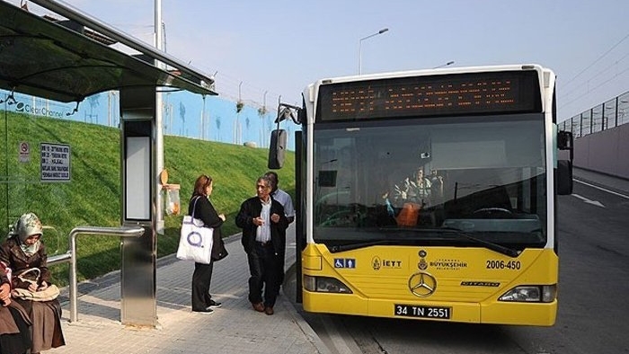 İstanbul ve Ankara'daki saldırılar toplu taşımayı boşalttı