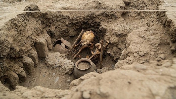 Peru’da piramit şekilli mezarlıkta 1.000 yıllık mezarlar bulundu