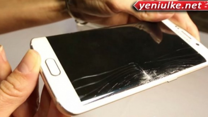 Samsung telefonlarının ekranları kendiliğinden kırılıyor!