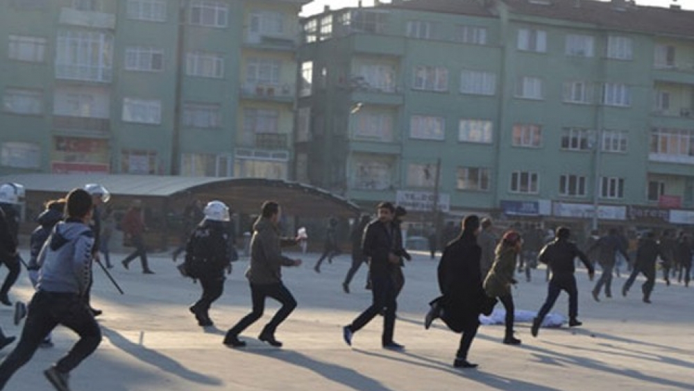 'Uludere' protestosuna taşlı saldırı