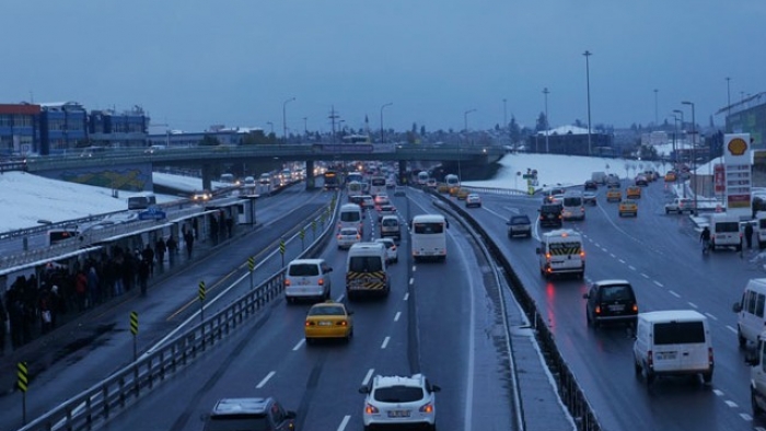 İstanbul'da yol durumu! Trafiğe çıkacaklar dikkat!