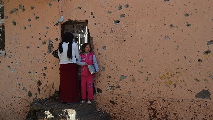 'Barış bildirisine' imza atan akademisyene yakalama kararı