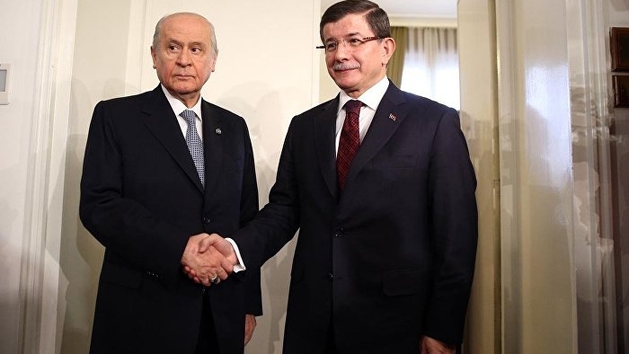 Davutoğlu ve Bahçeli Çankaya Köşkü'nde buluştu