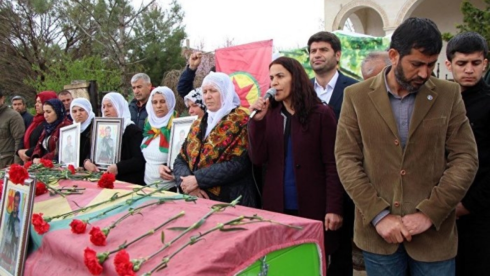 PKK'nın Sur sorumlusunun cenazesine 2 HDP'li vekil katıldı