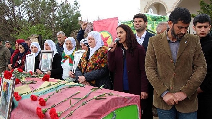 PKK'nın Sur sorumlusunun cenazesine 2 HDP'li vekil katıldı