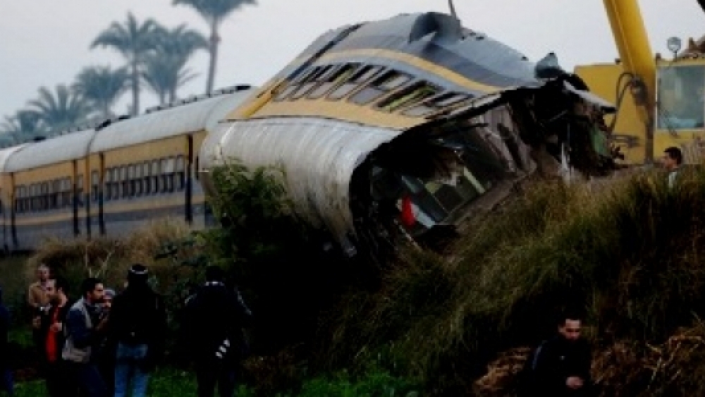 Tren, kamyon ile çarpıştı: 14 ölü