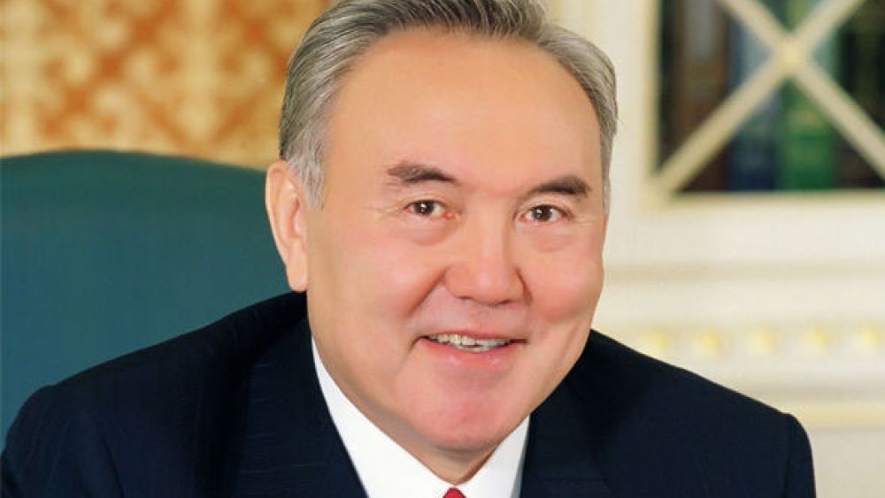 Nazarbayev Azerbaycanlıya Madalya Verdi - FOTO