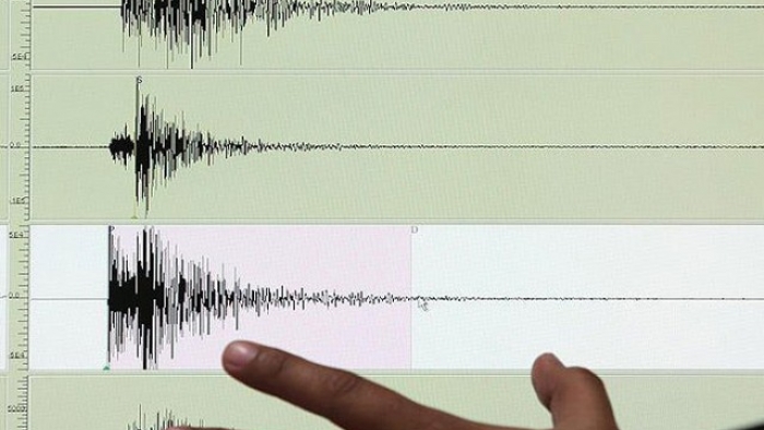 AKDENİZ'DE 5,2'LİK DEPREM!