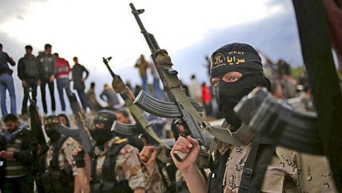 IŞİD Orduları Kalabalık Önünde 4 Kişiyi İnfaz Etti