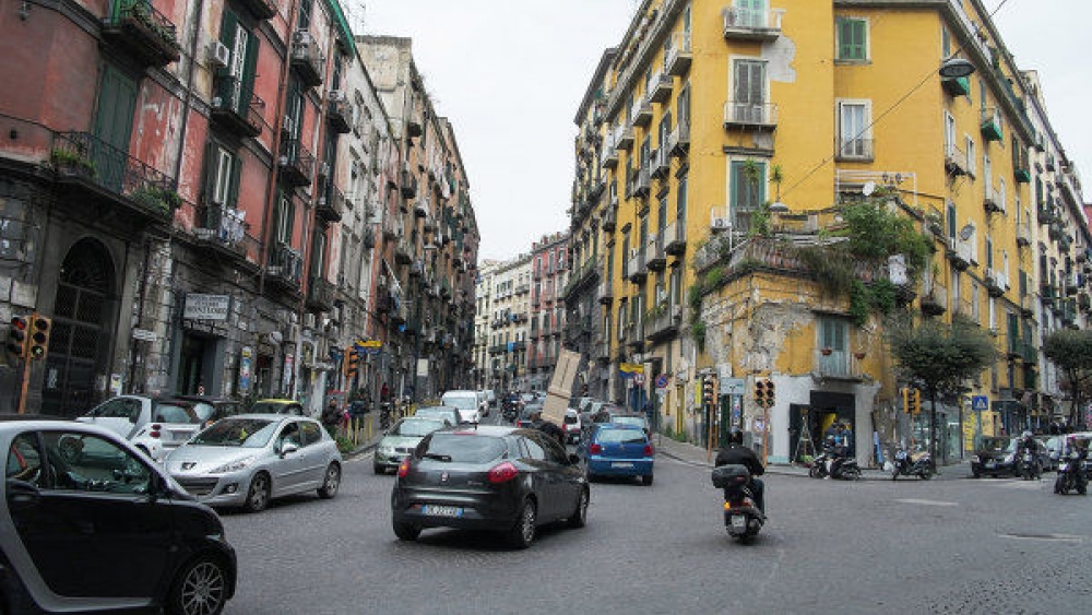 Napoli'de Karısıyla Tartışan Kişi Dört Kişiyi Kurşunladı