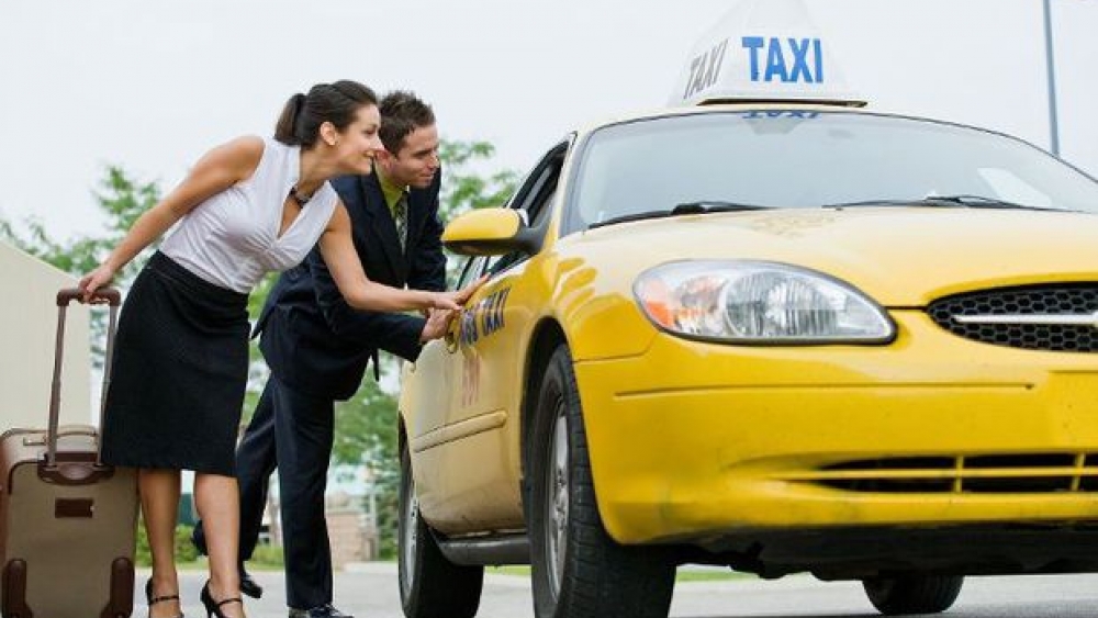 Dünya Hayırsever Taksi Sürücüsünün Hareketini Alkışlıyor