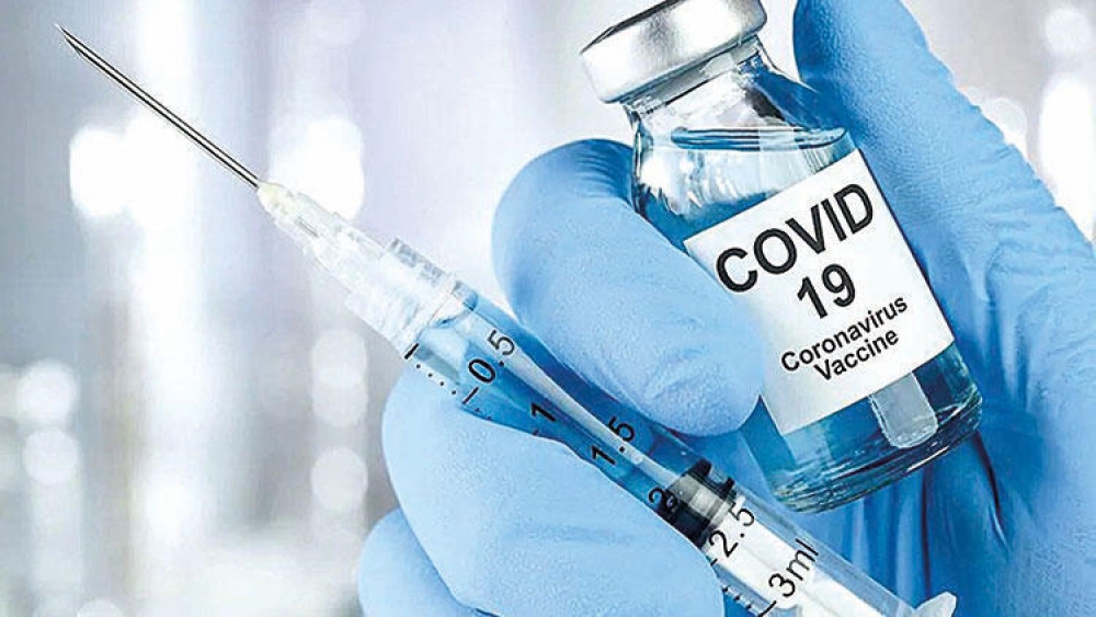 Sağlık Bakanı, COVID-19 aşısının zorunlu olmadığını söylüyor