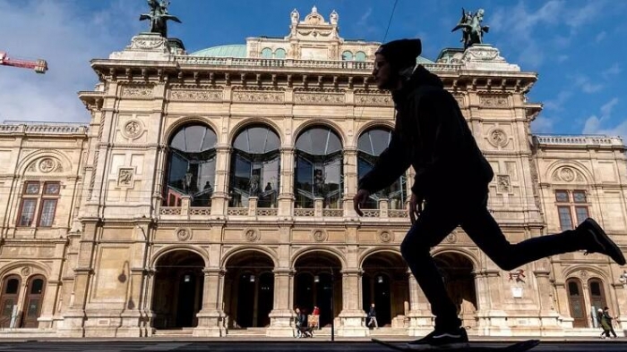 Viyana Devlet Operası gösteri başına sadece 100 misafirle yeniden açılıyor