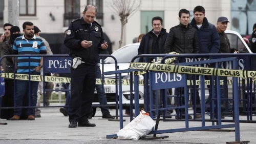 Taksim Meydanı’nda şüpheli paket paniği