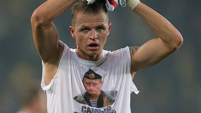 UEFA'dan Putin tişörtü nedeniyle Rus futbolcuya soruşturma