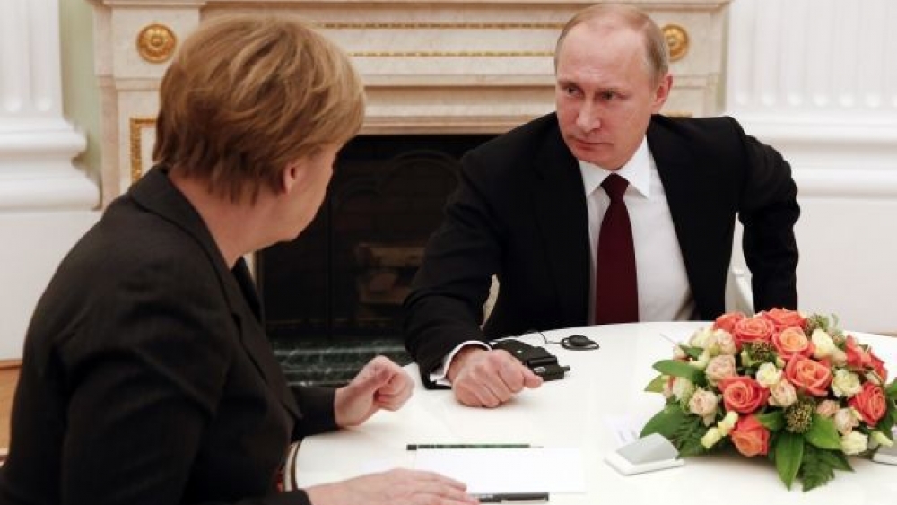 Putin Merkel İle Kremlin'de Görüştü