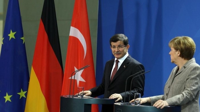 Başbakan Davutoğlu, Angela Merkel'le görüştü