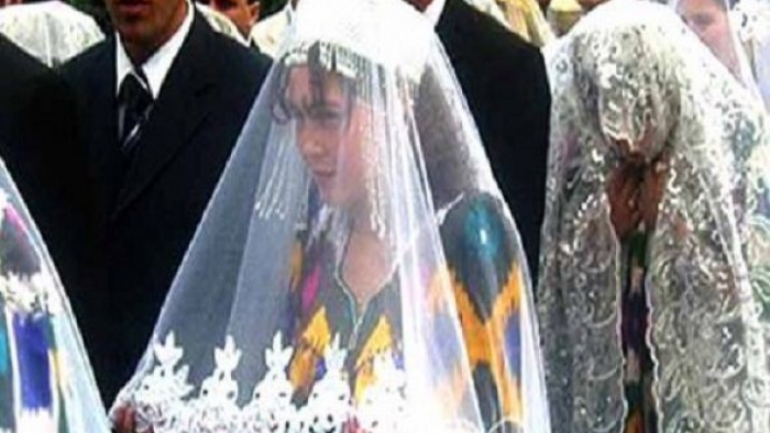 Tacikistan'da Akraba Evliliğine Yasak Gelebilir