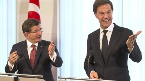 Davutoğlu: Kandil'den yönetilen PYD savaş suçu işliyor