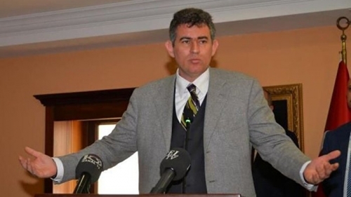 Avukatlar, Metin Feyzioğlu'nu protesto etti