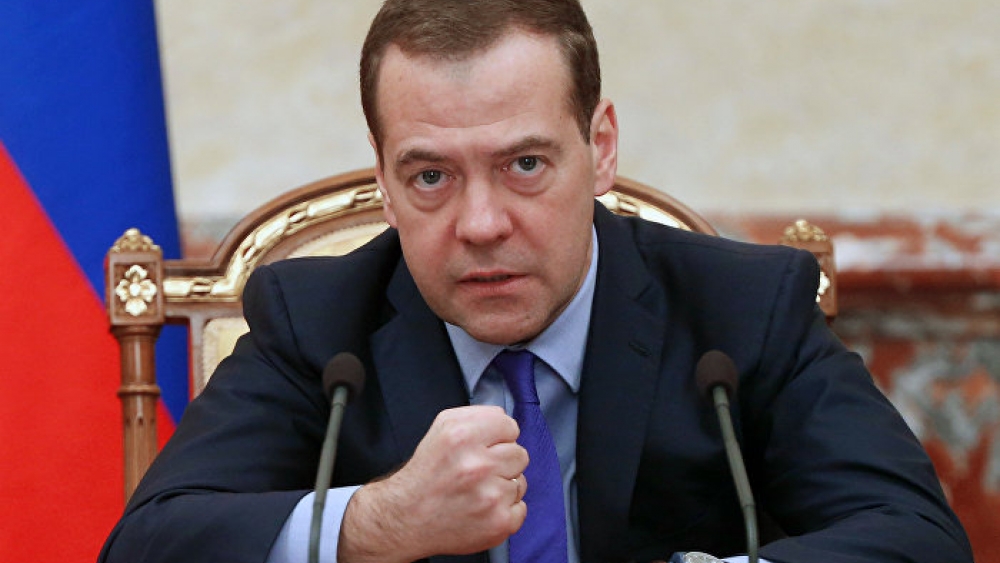 Medvedev: Karabağ krizinde Türkiye faktörü olabilir