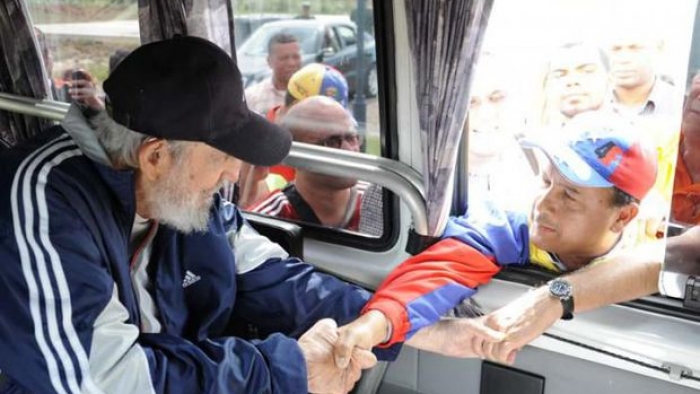 Fidel Castro Kamuoyu Karşısına Çıktı - FOTO