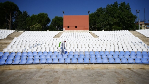 Denizli'de Açık Hava Tiyatrosu dezenfekte edildi