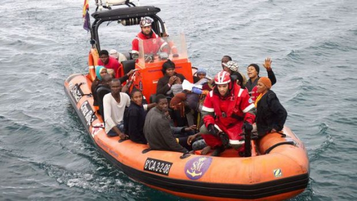 Libya Açıklarında 700 Kadar Göçmen Yakalandı