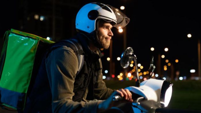 İstanbul Moto Kurye Hizmetinde Yeni Bir Model: TAKKURYE