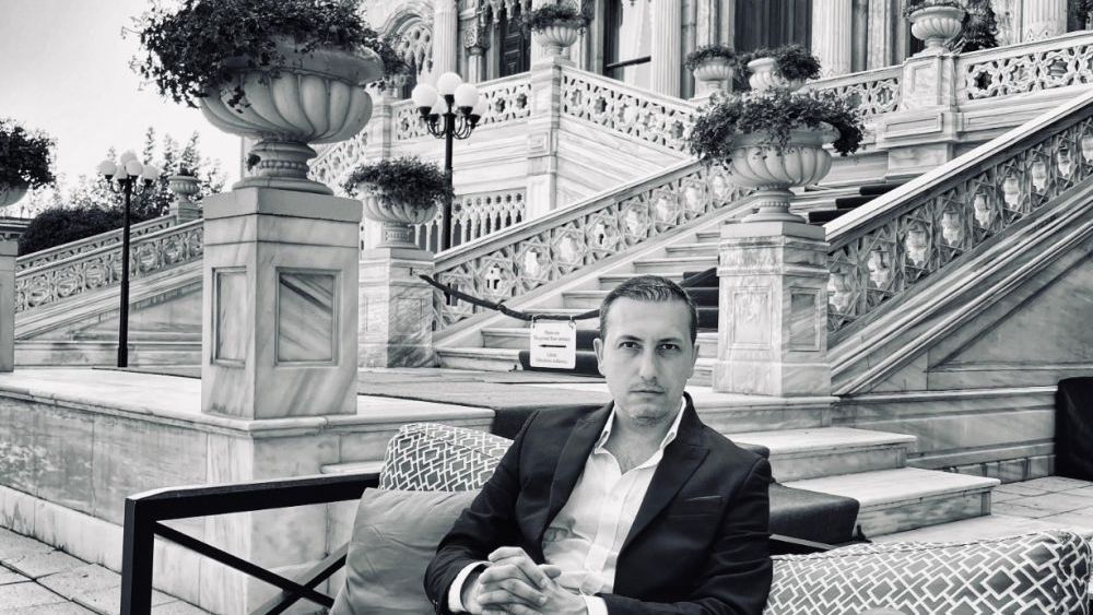 Arama Bitmedi, Sadece Şeklini Değiştiriyor: 2025’te Dijital Pazarlamanın Yeni Oyunu